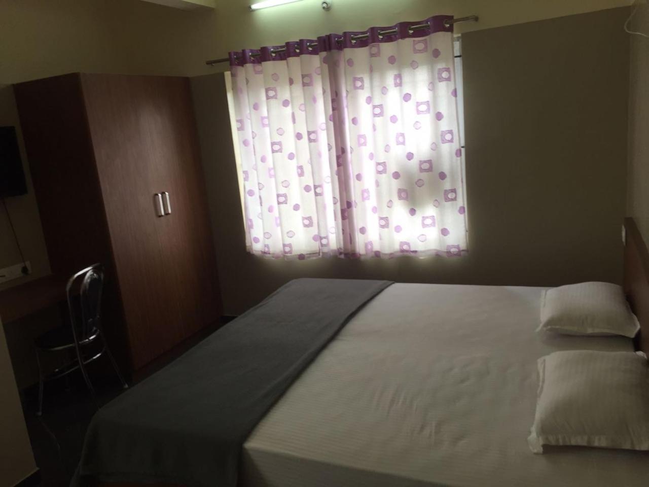 Rainbow Comforts Hotel Chikmagalūr Buitenkant foto